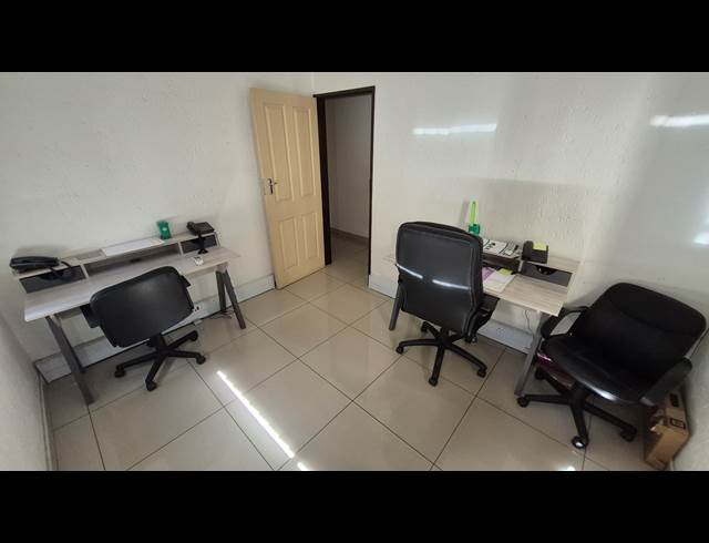 435M² WAREHOUSE TO LET IN ANDERBOLT