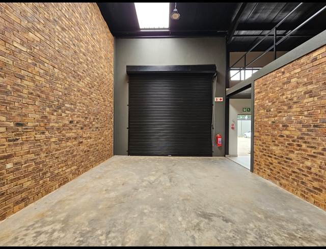279M² FACTORY TO LET IN ANDERBOLT