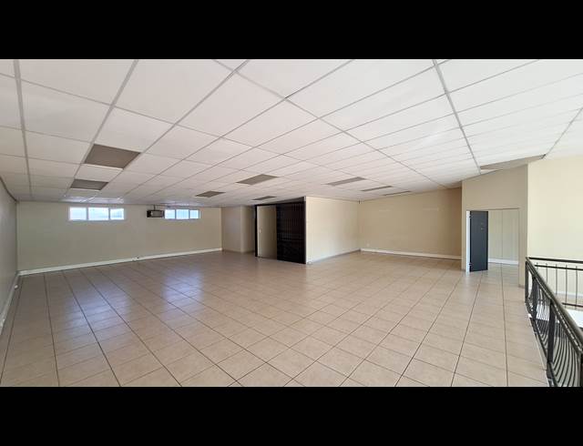 420M² SHOWROOM TO LET IN NORTH RIDING