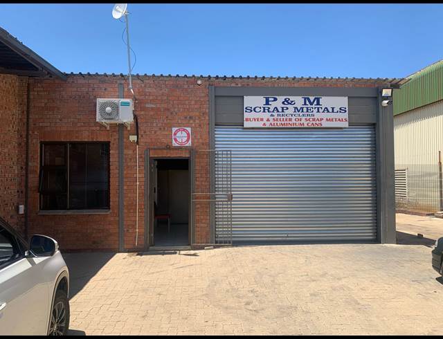 100M² WAREHOUSE TO LET IN OOS EINDE