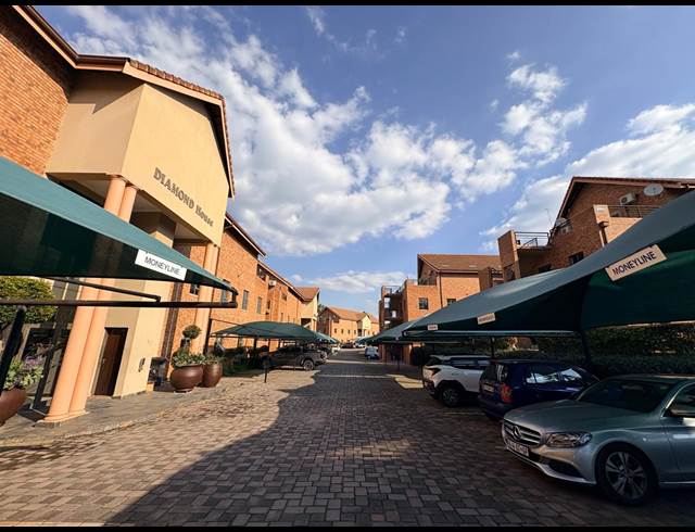 145M² OFFICE TO LET IN FOURWAYS