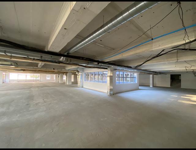 2,402M² OFFICE TO LET IN FORESHORE