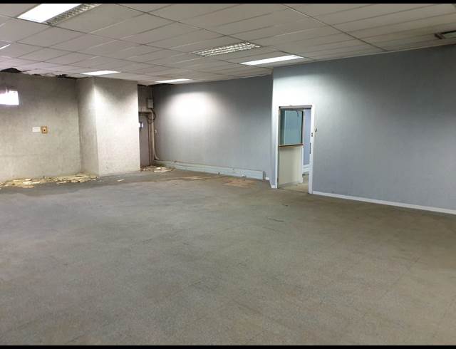 792M² RETAIL TO LET IN WADEVILLE