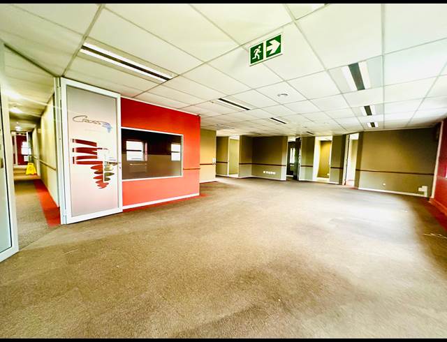406.63M² OFFICE TO LET IN WOODMEAD