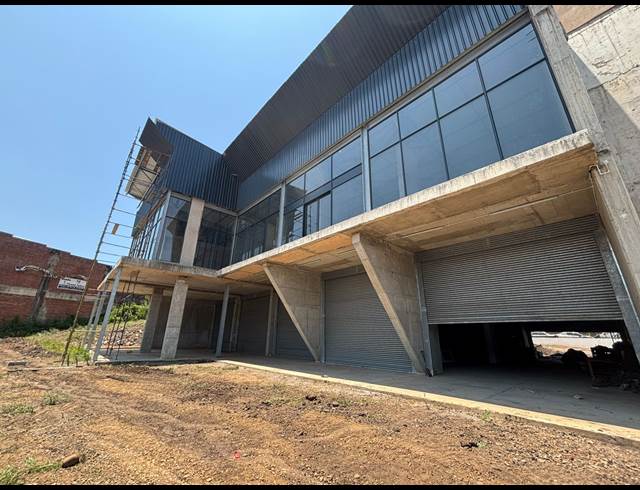 2,000M² WAREHOUSE TO LET IN PARK HILL