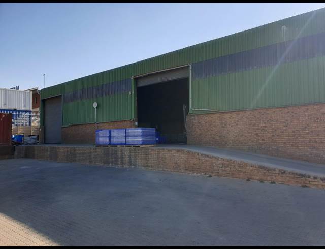 950M² WAREHOUSE TO LET IN POMONA