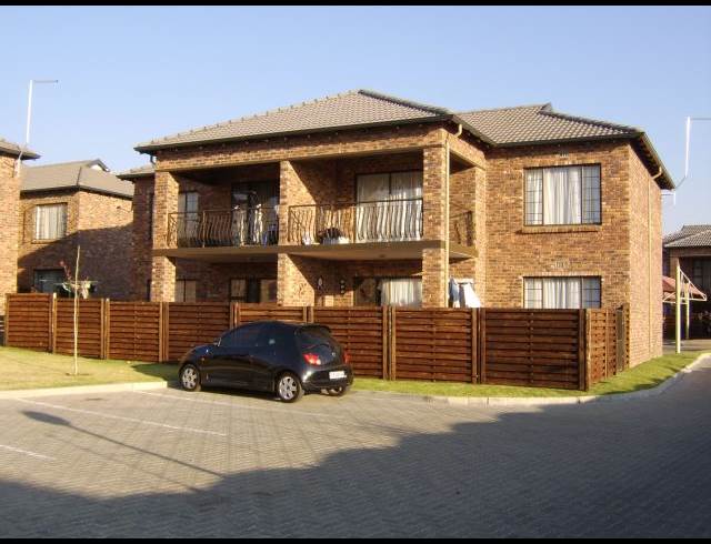 2 bed property to rent in SONNEVELD