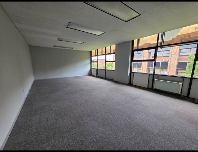 530M² OFFICE TO LET IN ORMONDE