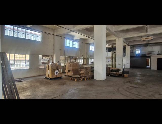1,487M² WAREHOUSE TO LET IN SELBY