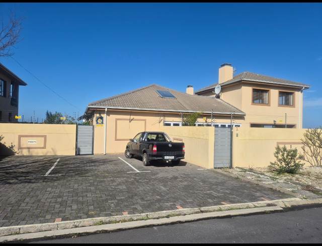 1 BEDROOM STUDIO APARTMENT TO LET IN HEUNINGKLOOF