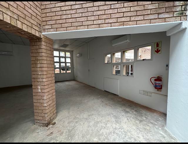151.66M² OFFICE TO LET IN DIE HOEWES