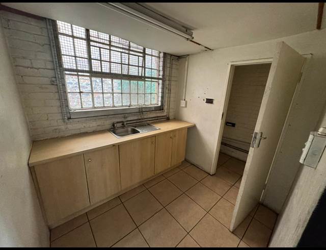 352M² WAREHOUSE TO LET IN BOOYSENS RESERVE
