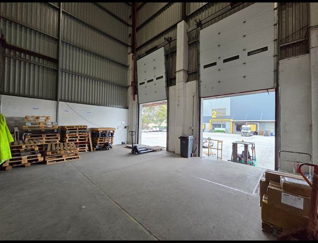 1,697M² WAREHOUSE TO LET IN AIRPORT INDUSTRIA