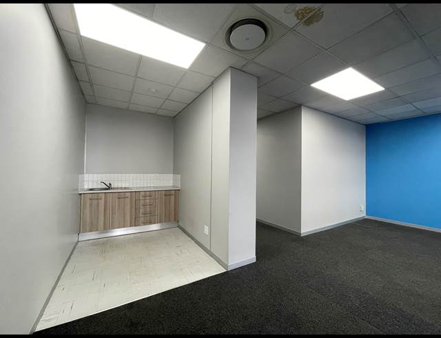 594M² OFFICE TO LET IN SANDTON CENTRAL