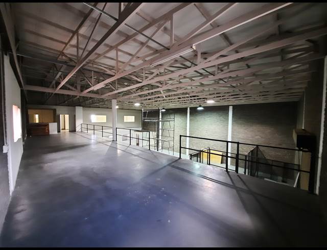 550M² WAREHOUSE TO LET IN STORMILL