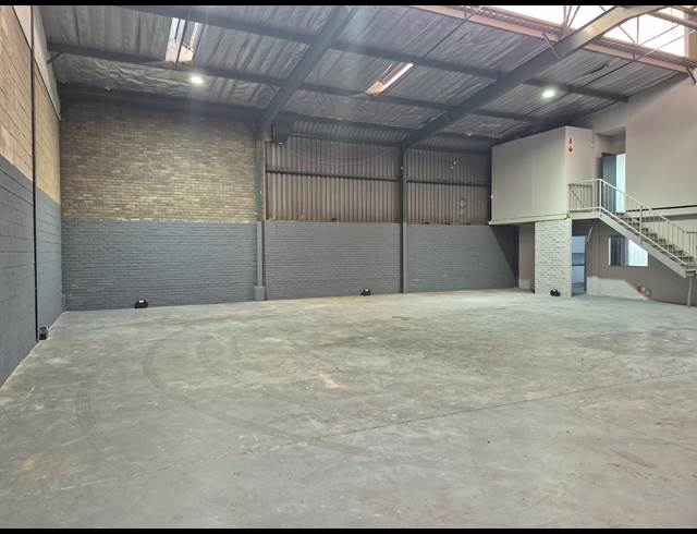 428M² WAREHOUSE TO LET IN MEADOWDALE