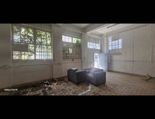 100M² WAREHOUSE TO LET IN DOORNFONTEIN