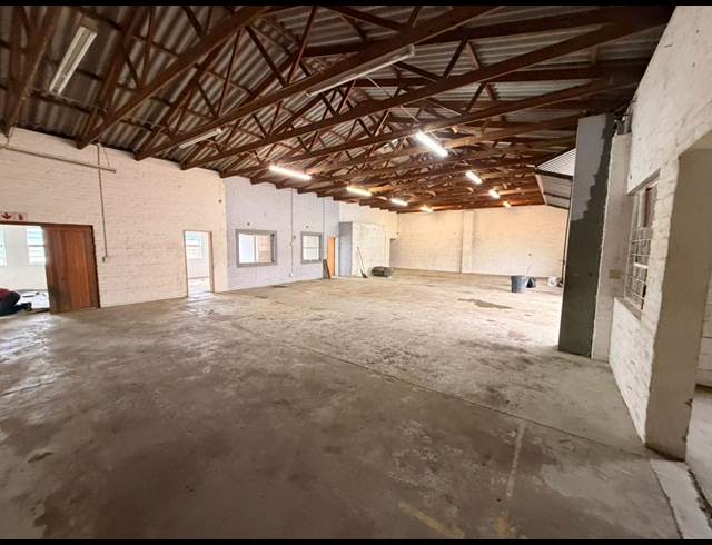 370M² WAREHOUSE TO LET IN MALMESBURY INDUSTRIA