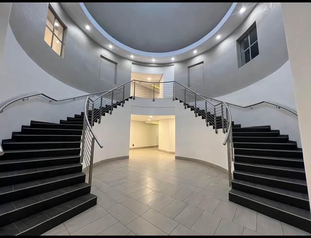 1,099M² OFFICE TO LET IN ILLOVO