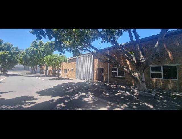 727M² WAREHOUSE TO LET IN AIRPORT INDUSTRIA