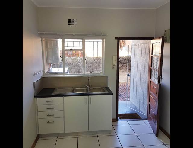 2 bed property to rent in WORCESTER CENTRAL