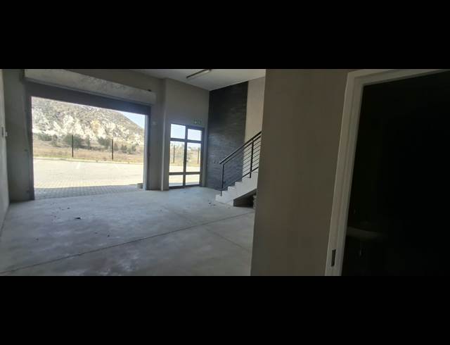 175M² BUILDING TO LET IN MOREHILL