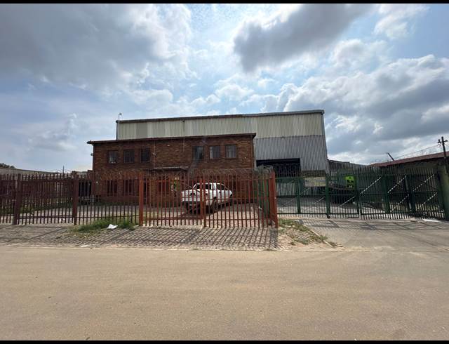 800M² WAREHOUSE TO LET IN KNIGHTS