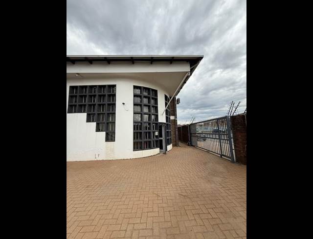 750M² FACTORY TO LET IN GERMISTON CENTRAL