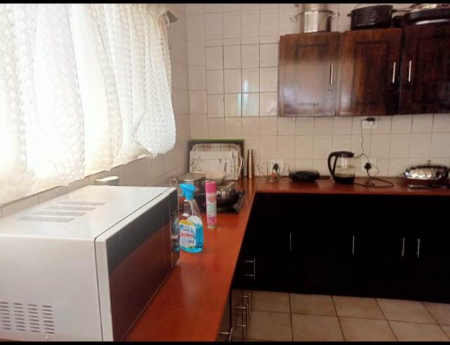 2 bed property to rent in RIDGEWAY