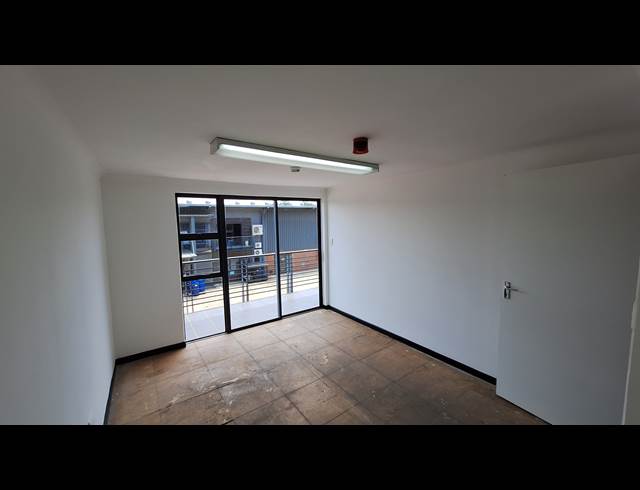 310M² WAREHOUSE TO LET IN LASER PARK