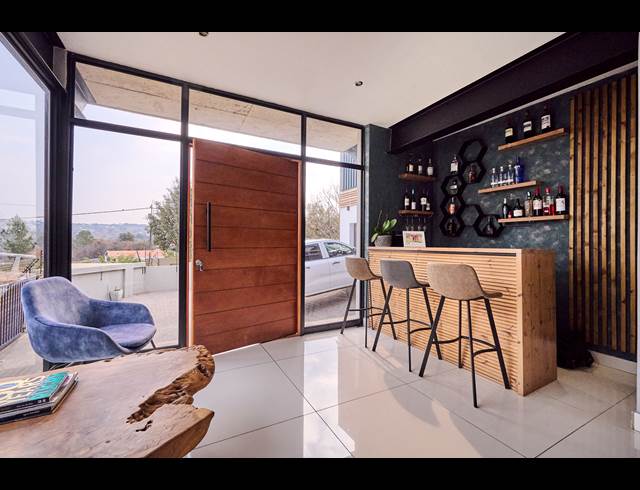 5 BEDROOM HOUSE RENTED IN BRYANSTON