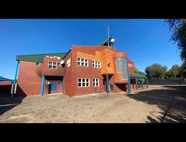 2,606M² WAREHOUSE TO LET IN ROOIHUISKRAAL