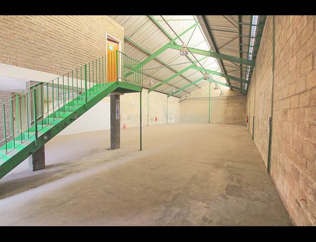 291M² WAREHOUSE TO LET IN ROBERTVILLE