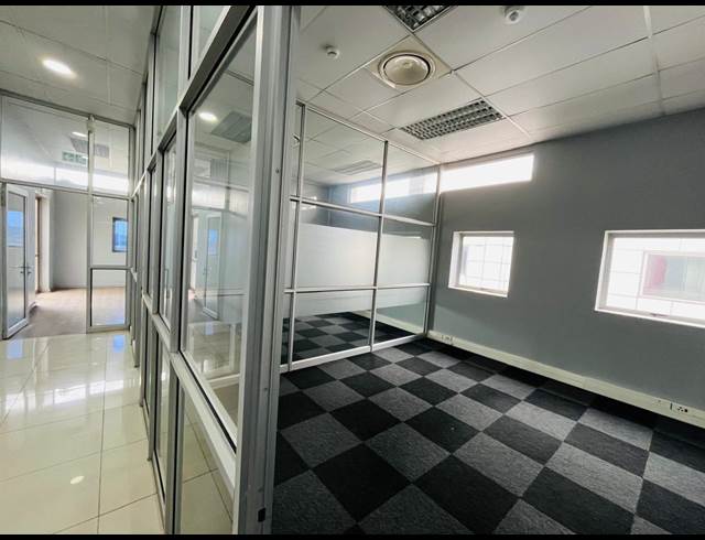 2,000M² OFFICE TO LET IN GLEN AUSTIN AH