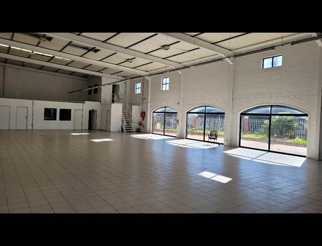 1,648M² RETAIL TO LET IN PARKLANDS