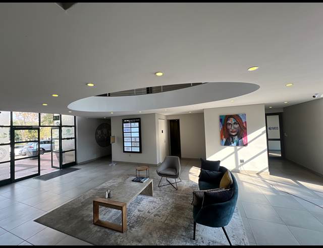 140M² OFFICE TO LET IN HYDE PARK