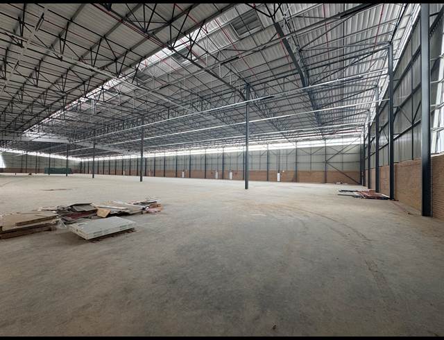 1,910M² WAREHOUSE TO LET IN AIRPORT PARK