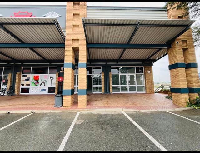 300M² RETAIL TO LET IN FOURWAYS