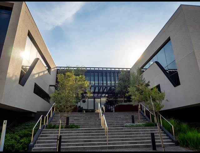 674M² OFFICE TO LET IN WATERFALL