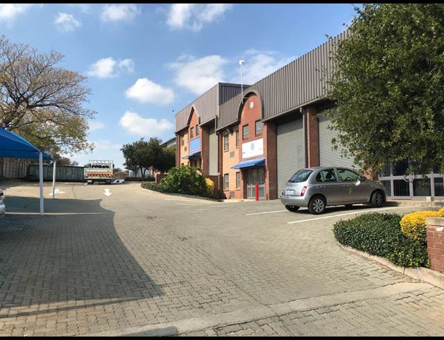 273M² WAREHOUSE TO LET IN STRIJDOMPARK