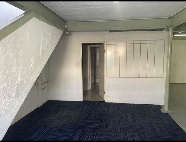 180M² WAREHOUSE TO LET IN BRIARDENE