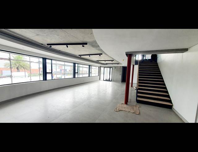2,820M² WAREHOUSE TO LET IN KILLARNEY GARDENS
