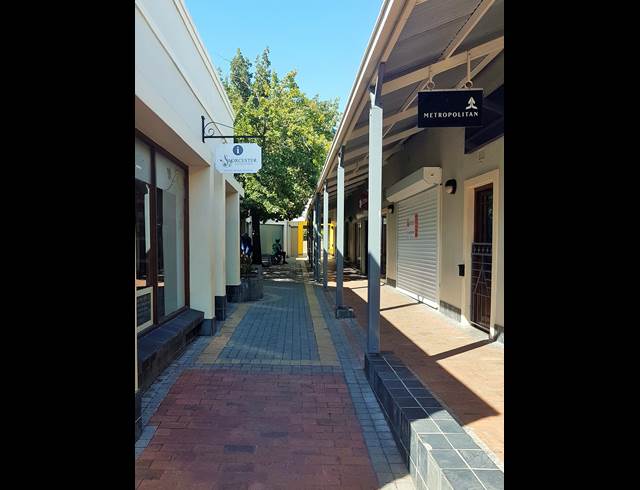 Retail property to rent in WORCESTER CENTRAL