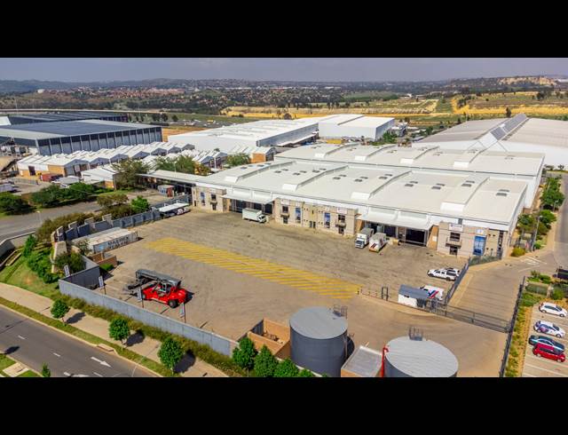 2,494M² WAREHOUSE TO LET IN GOSFORTH PARK