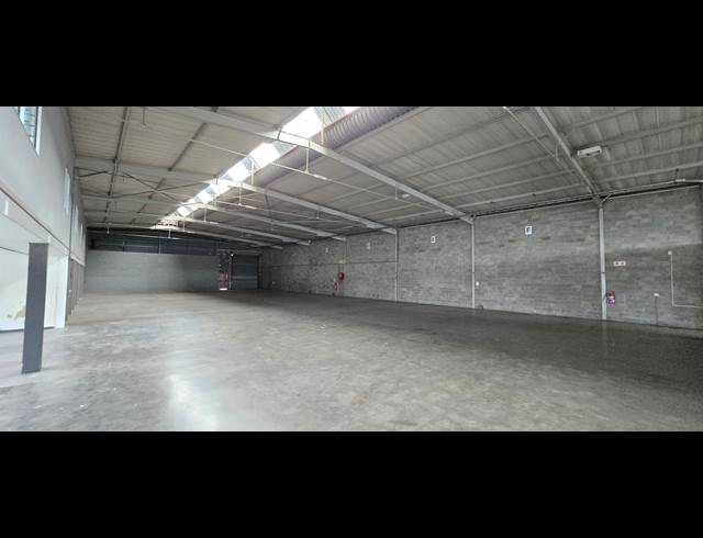 1,373M² WAREHOUSE TO LET IN KYA SANDS