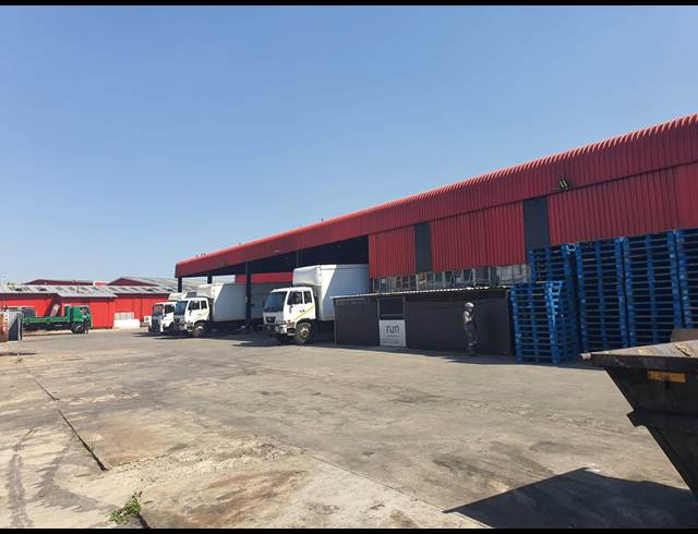 2,100M² WAREHOUSE TO LET IN CITY DEEP