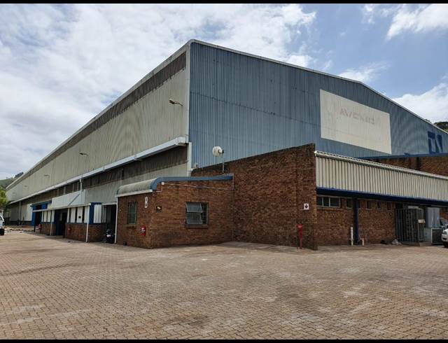 7,145M² WAREHOUSE TO LET IN MAXMEAD