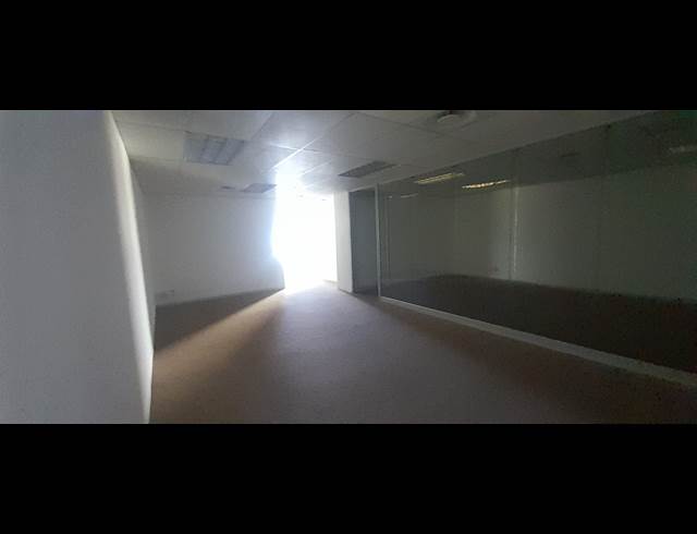 224.80M² OFFICE TO LET IN BEDFORD GARDENS