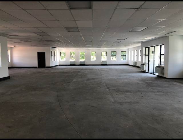 346M² OFFICE TO LET IN HYDE PARK