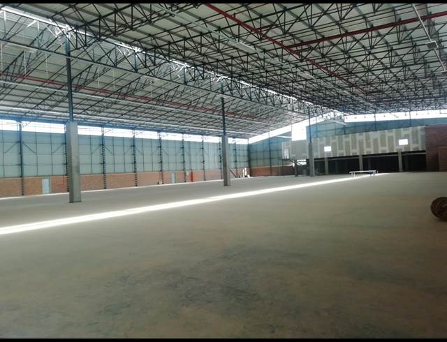 4,679M² WAREHOUSE TO LET IN POMONA